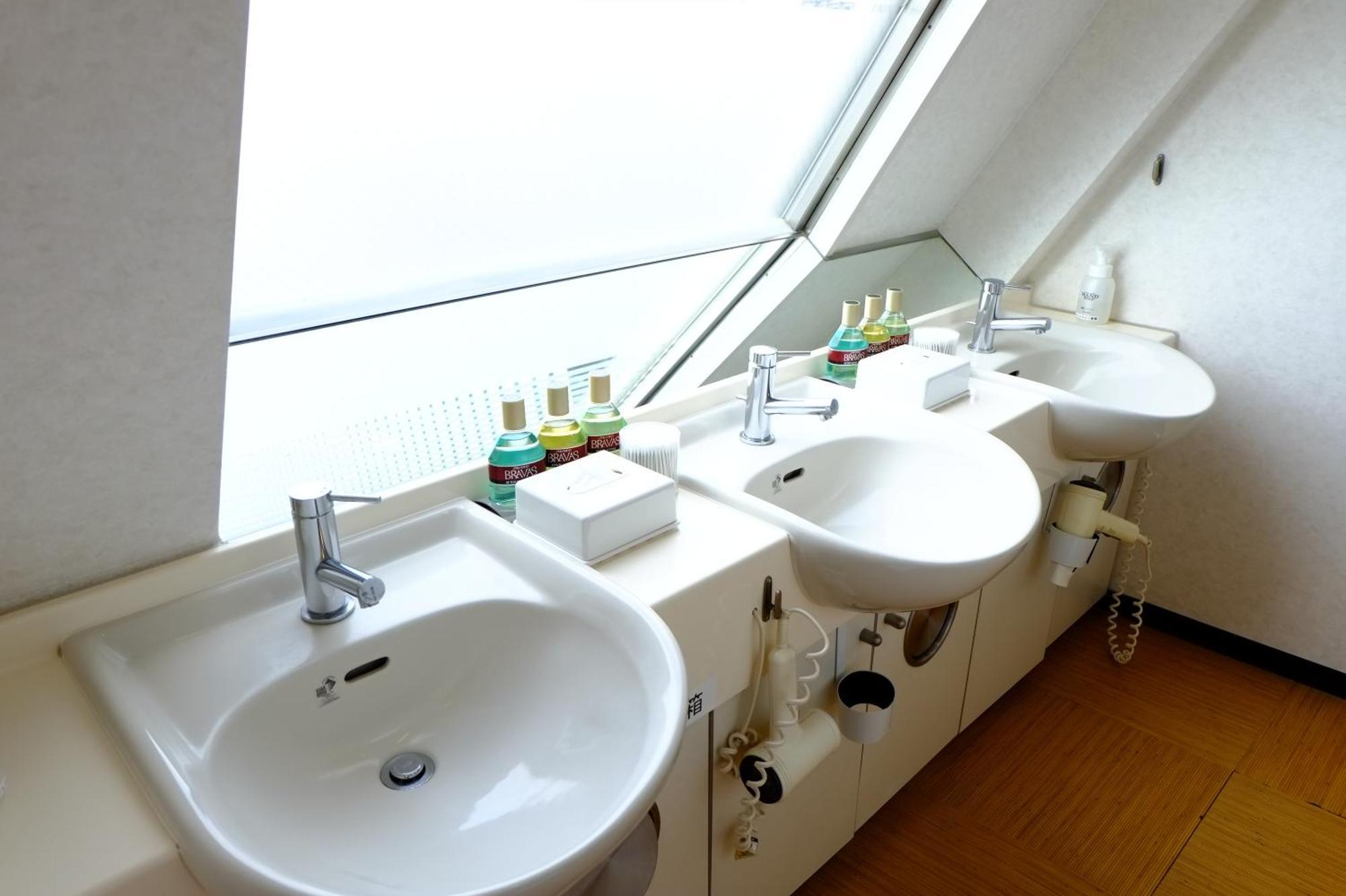 Hotel Check In Shimbashi Токио Екстериор снимка